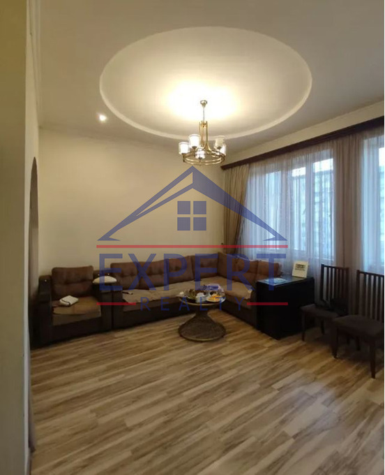 ԱՐԱԲԿԻՐ, ԿՈՄԻՏԱՍԻ ՊՈՂՈՏԱ, 3 ՍԵՆՅԱԿ