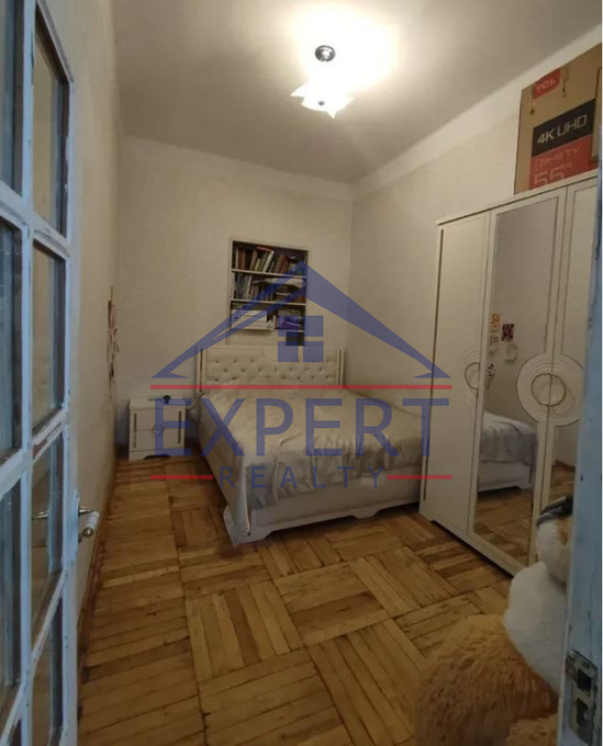 ԱՐԱԲԿԻՐ, ԿՈՄԻՏԱՍԻ ՊՈՂՈՏԱ, 3 ՍԵՆՅԱԿ