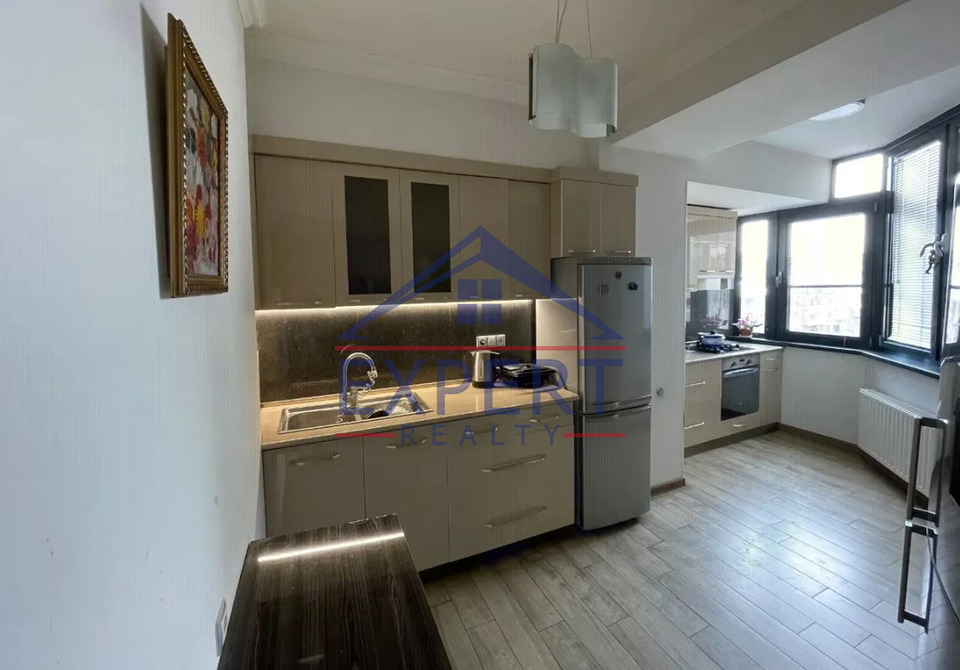 ԿԵՆՏՐՈՆ, ՏԻԳՐԱՆ ՄԵԾ, 2 ՍԵՆՅԱԿ