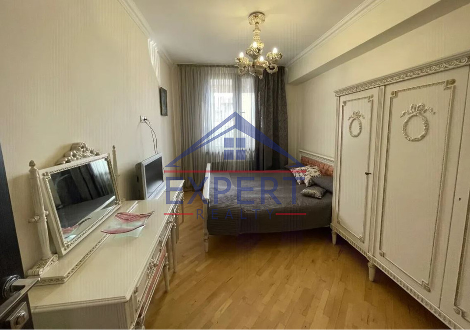 ԿԵՆՏՐՈՆ, ՏԻԳՐԱՆ ՄԵԾ, 2 ՍԵՆՅԱԿ