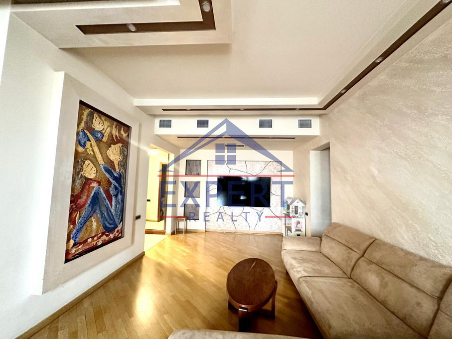 ԿԵՆՏՐՈՆ, ՊԱՐՈՆՅԱՆ ՓՈՂՈՑ, 3 ՍԵՆՅԱԿ