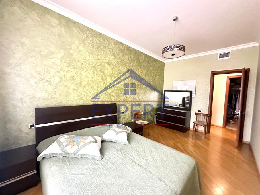 ԿԵՆՏՐՈՆ, ՊԱՐՈՆՅԱՆ ՓՈՂՈՑ, 3 ՍԵՆՅԱԿ