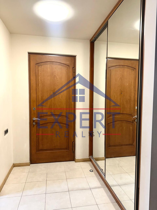 ԿԵՆՏՐՈՆ, ՊԱՐՈՆՅԱՆ ՓՈՂՈՑ, 3 ՍԵՆՅԱԿ