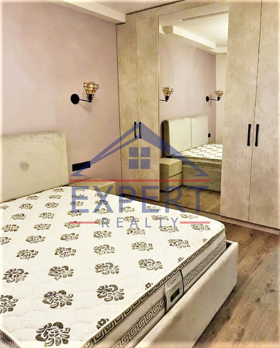 ԿԵՆՏՐՈՆ, ՊՈՒՇԿԻՆ ՓՈՂՈՑ, 2 ՍԵՆՅԱԿ