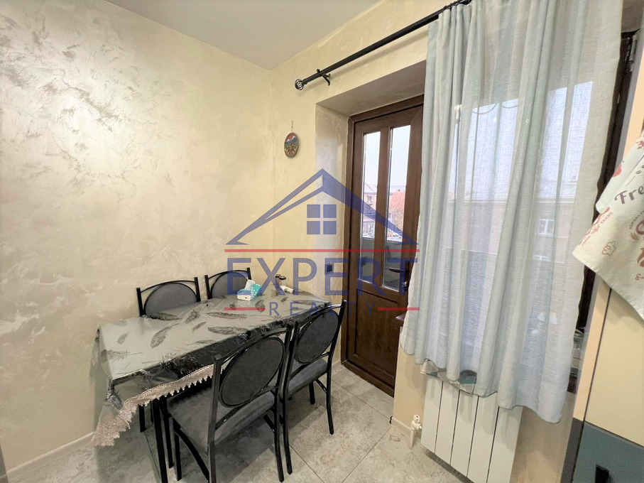 ԿԵՆՏՐՈՆ, ՏԻԳՐԱՆ ՄԵԾԻ ՊՈՂՈՏԱ, 2 ՍԵՆՅԱԿ