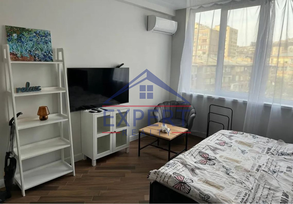 ԿԵՆՏՐՈՆ, Ե.ՔՈՉԱՐ Փ., 1 ՍԵՆՅԱԿ