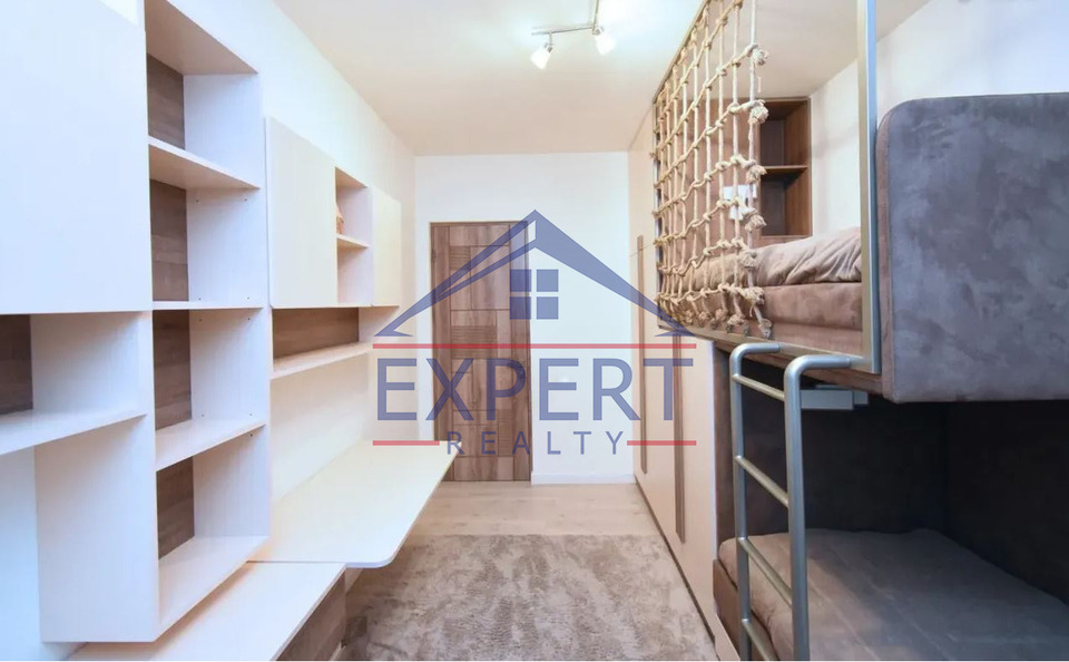 ԿԵՆՏՐՈՆ, ՎԵՐԻՆ ԱՆՏԱՌԱՅԻՆ ՓՈՂՈՑ, 4 ՍԵՆՅԱԿ