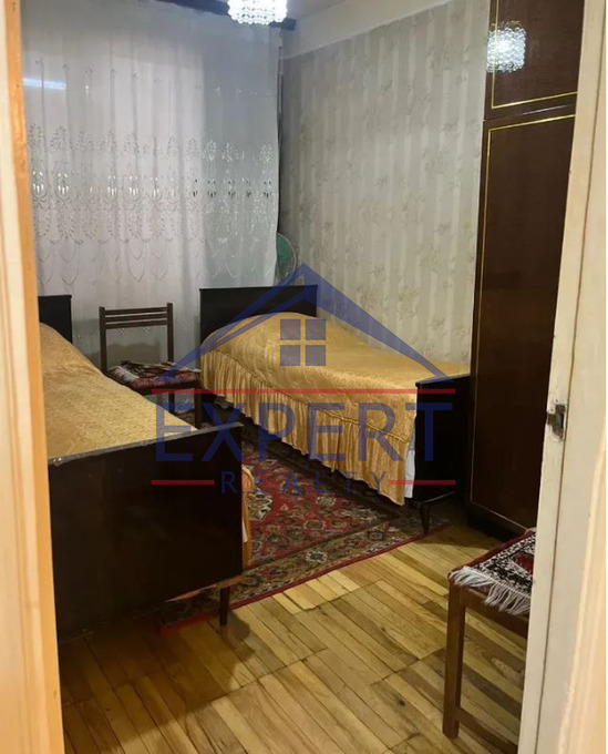 ԱՐԱԲԿԻՐ, ՄԱՄԻԿՈՆՅԱՆՑ ՓՈՂՈՑ, 4 ՍԵՆՅԱԿ