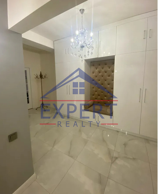 ԿԵՆՏՐՈՆ, ՎԵՐԻՆ ԱՆՏԱՌԱՅԻՆ ՓՈՂՈՑ, 4 ՍԵՆՅԱԿ