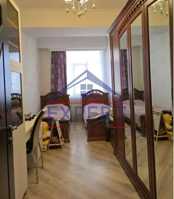 ԱՐԱԲԿԻՐ, ԿՈՄԻՏԱՍԻ ՊՈՂՈՏԱ, 3 ՍԵՆՅԱԿ