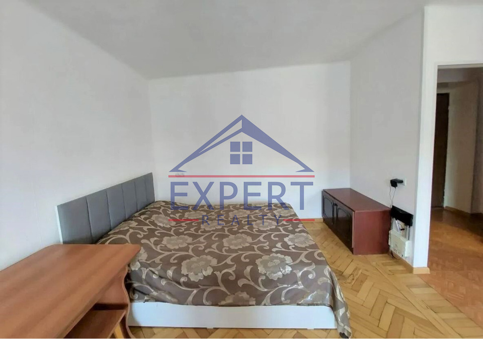 ԱՐԱԲԿԻՐ, ԿՈՄԻՏԱՍԻ ՊՈՂՈՏԱ, 1 ՍԵՆՅԱԿ