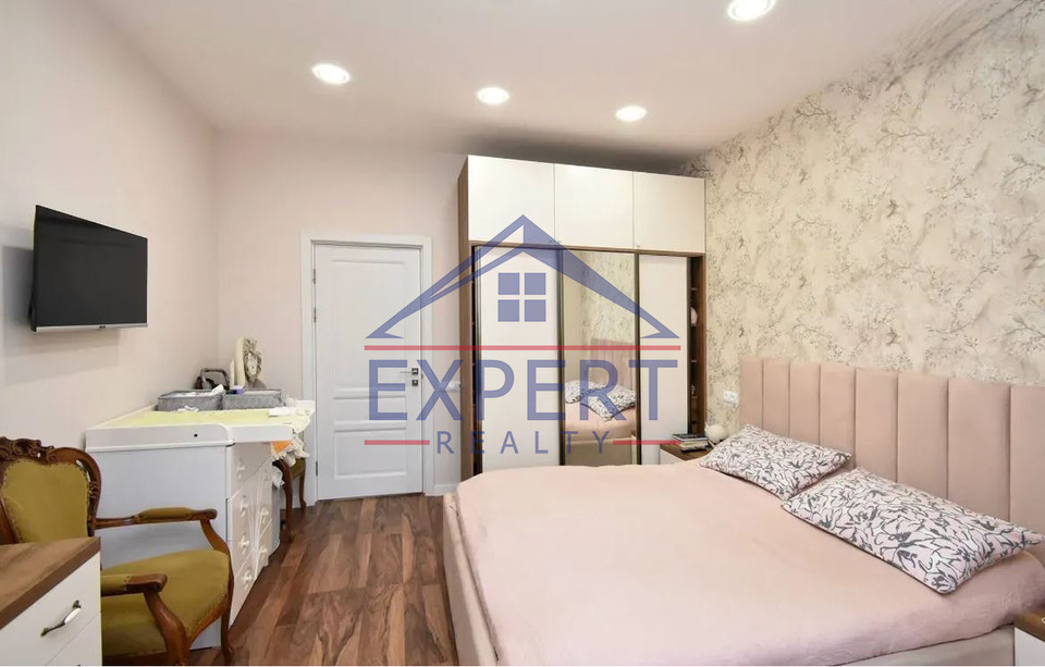 ԱՐԱԲԿԻՐ, ԿՈՄԻՏԱՍԻ ՊՈՂՈՏԱ, 3 ՍԵՆՅԱԿ