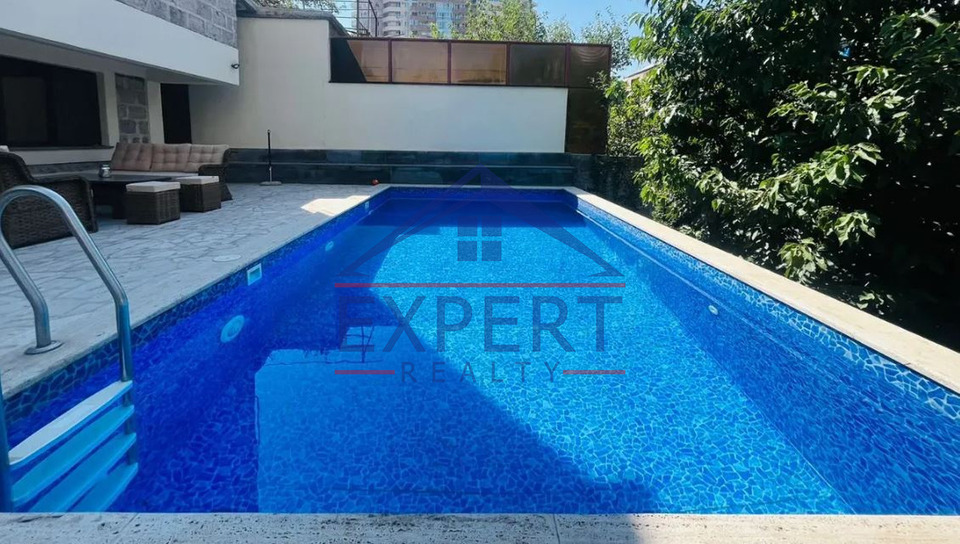 ԱՐԱԲԿԻՐ, ՆԱԻՐԻ ԶԱՐՅԱՆ ՓՈՂՈՑ, 5 ՍԵՆՅԱԿ