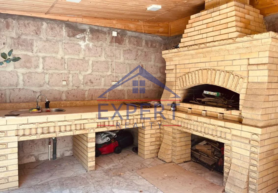 ԱՐԱԲԿԻՐ, ՆԱԻՐԻ ԶԱՐՅԱՆ ՓՈՂՈՑ, 5 ՍԵՆՅԱԿ