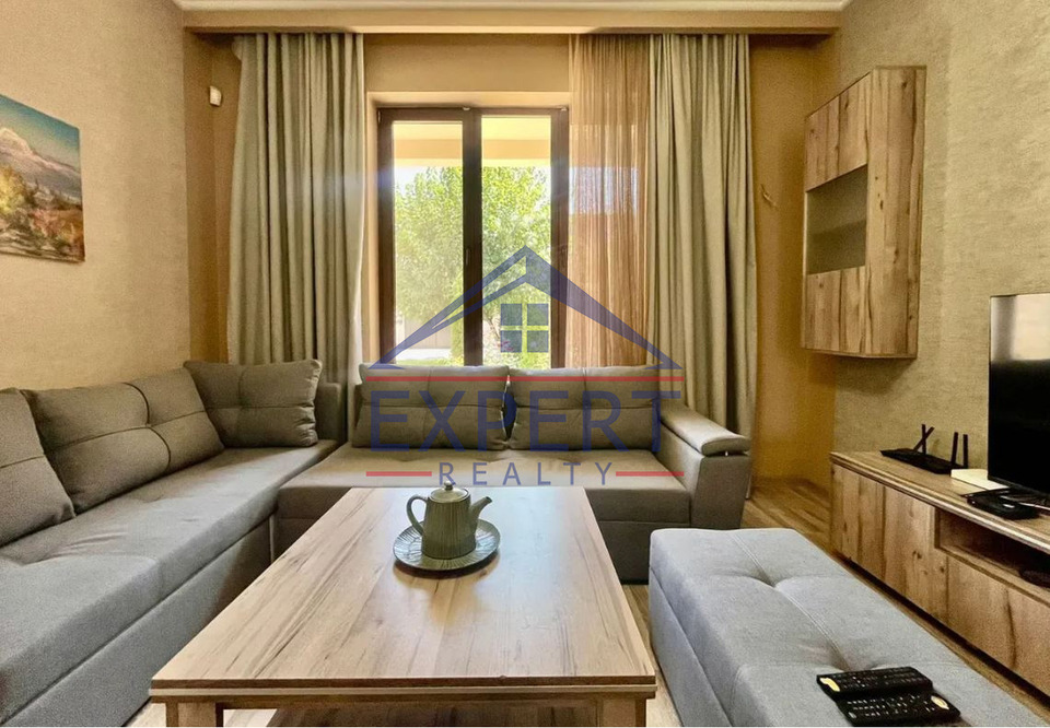 ԱՐԱԲԿԻՐ, ՆԱԻՐԻ ԶԱՐՅԱՆ ՓՈՂՈՑ, 5 ՍԵՆՅԱԿ