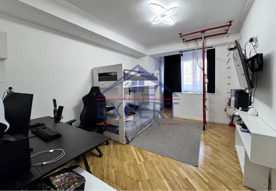 ԿԵՆՏՐՈՆ, ՀԱՆՐԱՊԵՏՈՒԹՅԱՆ Փ., 3 ՍԵՆՅԱԿ