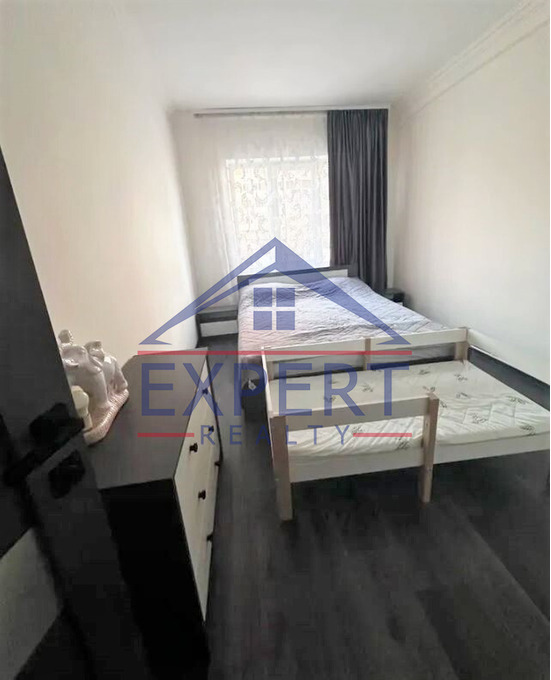 ԱՋԱՓՆՅԱԿ, ՆԱԶԱՐԲԵԿՅԱՆ ԹԱՂԱՄԱՍ, 4 ՍԵՆՅԱԿ