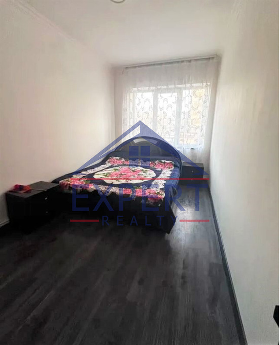 ԱՋԱՓՆՅԱԿ, ՆԱԶԱՐԲԵԿՅԱՆ ԹԱՂԱՄԱՍ, 4 ՍԵՆՅԱԿ