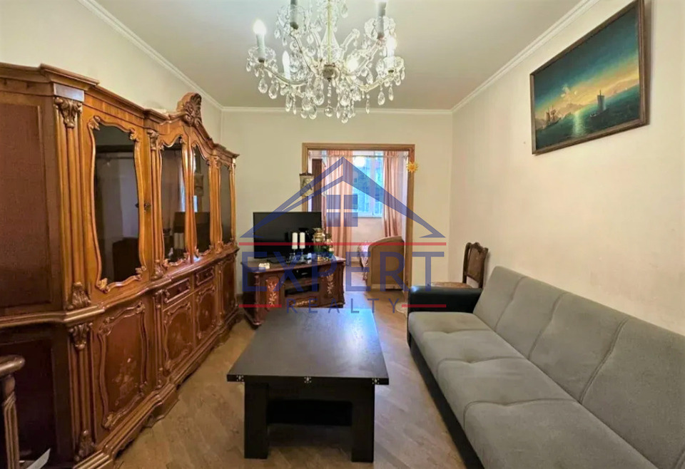 ԱՐԱԲԿԻՐ, ԳՅՈՒԼԲԵՆԿՅԱՆ ՓՈՂՈՑ, 1 ՍԵՆՅԱԿ
