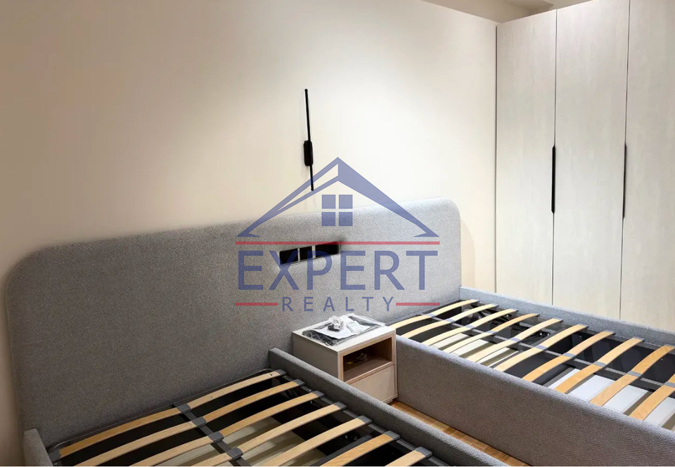 ԿԵՆՏՐՈՆ, ՆԱԼԲԱՆԴՅԱՆ ՓՈՂՈՑ, 4 ՍԵՆՅԱԿ