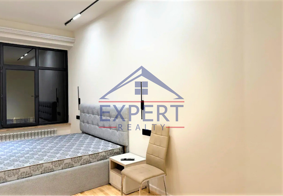 ԿԵՆՏՐՈՆ, ՆԱԼԲԱՆԴՅԱՆ ՓՈՂՈՑ, 4 ՍԵՆՅԱԿ