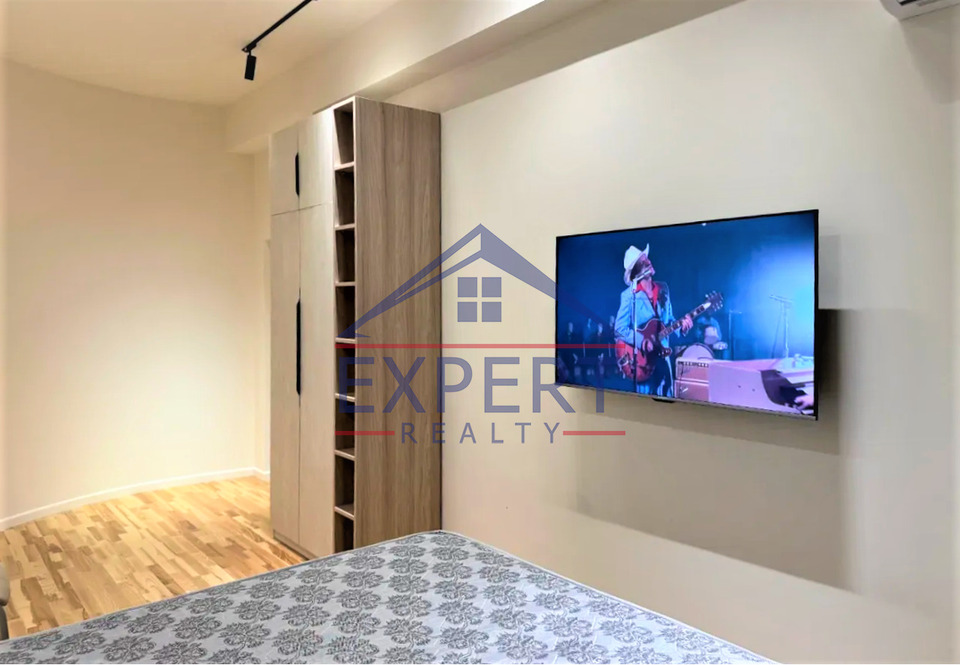 ԿԵՆՏՐՈՆ, ՆԱԼԲԱՆԴՅԱՆ ՓՈՂՈՑ, 4 ՍԵՆՅԱԿ