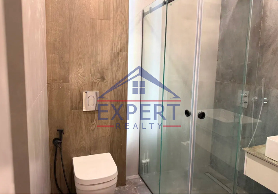 ԿԵՆՏՐՈՆ, ՆԱԼԲԱՆԴՅԱՆ ՓՈՂՈՑ, 4 ՍԵՆՅԱԿ