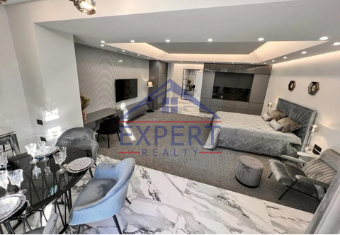 ԿԵՆՏՐՈՆ, ԵԿՄԱԼՅԱՆ ՓՈՂՈՑ , 1 ՍԵՆՅԱԿ