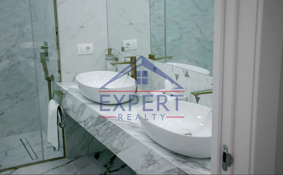 ԿԵՆՏՐՈՆ, ԵԿՄԱԼՅԱՆ  ՓՈՂՈՑ , 1 ՍԵՆՅԱԿ