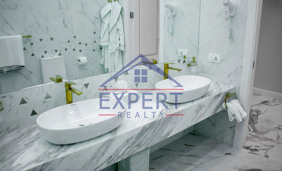 ԿԵՆՏՐՈՆ, ԵԿՄԱԼՅԱՆ  ՓՈՂՈՑ , 1 ՍԵՆՅԱԿ