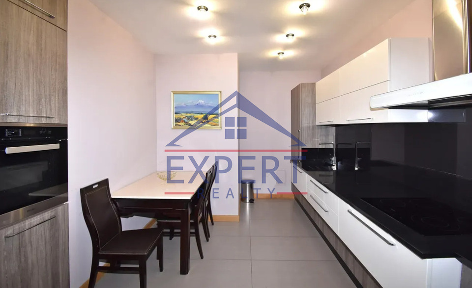 ԿԵՆՏՐՈՆ,ՀՅՈՒՍԻՍԱՅԻՆ ՊՈՂՈՏԱ, 3 ՍԵՆՅԱԿ