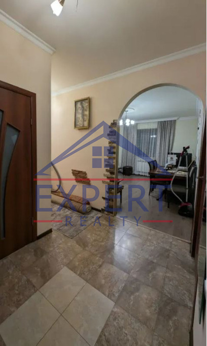 ՔԱՆԱՔԵՌ ԶԵՅԹՈՒՆ, Ա.ԱՀԱՐՈՆՅԱՆԻ ՓՈՂՈՑ, 3 ՍԵՆՅԱԿ