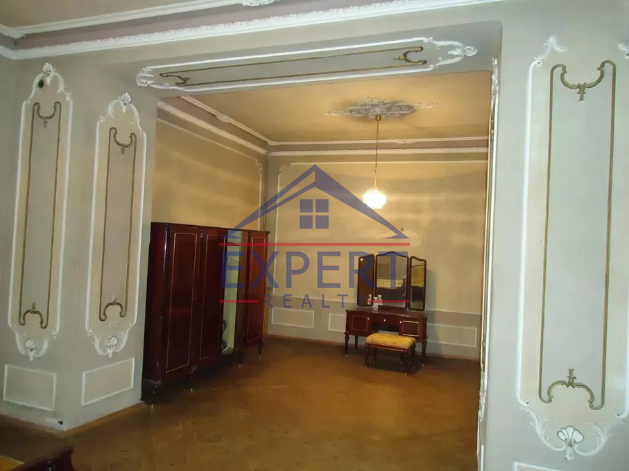 ԿԵՆՏՐՈՆ, ՉԱՐԵՆՑԻ ՓՈՂՈՑ, 7 ՍԵՆՅԱԿ