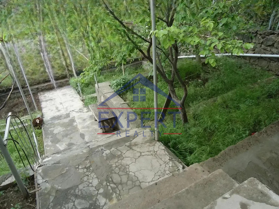 ԿԵՆՏՐՈՆ, ՉԱՐԵՆՑԻ ՓՈՂՈՑ, 7 ՍԵՆՅԱԿ