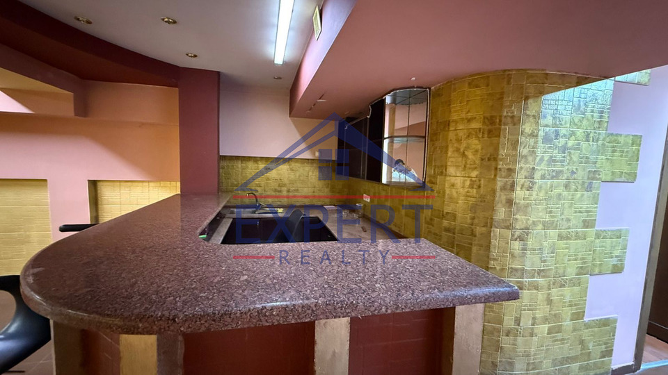 ԿԵՆՏՐՈՆ, ԵՐՎԱՆԴ ՔՈՉԱՐ, 250 Ք․Մ