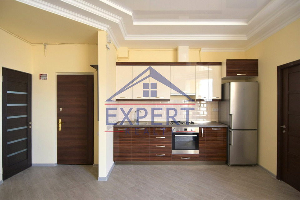 ԿԵՆՏՐՈՆ, ՆԱԼԲԱՆԴՅԱՆ ՓՈՂՈՑ, 2 ՍԵՆՅԱԿ