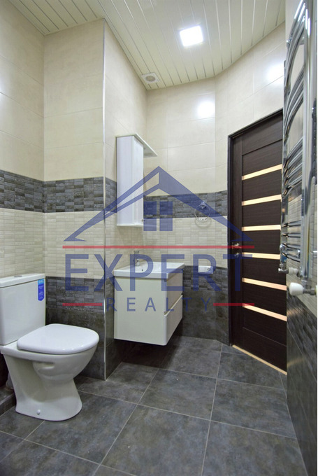 ԿԵՆՏՐՈՆ, ՆԱԼԲԱՆԴՅԱՆ ՓՈՂՈՑ, 2 ՍԵՆՅԱԿ