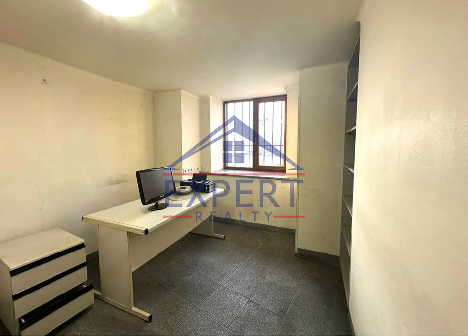 ԿԵՆՏՐՈՆ, ՄԱՇՏՈՑԻ ՊՈՂՈՏԱ, 135 ՔՄ․