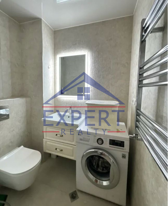 ԿԵՆՏՐՈՆ, ԵԶՆԻԿ ԿՈՂԲԱՑԻ ՓՈՂՈՑ, 3 ՍԵՆՅԱԿ