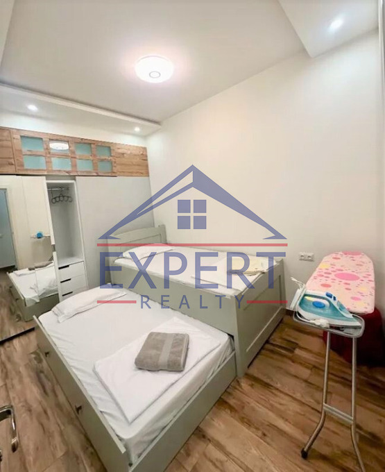 ԿԵՆՏՐՈՆ, ԵԶՆԻԿ ԿՈՂԲԱՑԻ ՓՈՂՈՑ, 3 ՍԵՆՅԱԿ