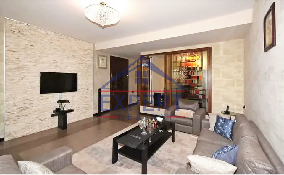 ԿԵՆՏՐՈՆ, ՄԱՇՏՈՑԻ ՊՈՂՈՏԱ, 3 ՍԵՆՅԱԿ