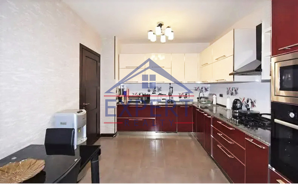 ԿԵՆՏՐՈՆ, ՄԱՇՏՈՑԻ ՊՈՂՈՏԱ, 3 ՍԵՆՅԱԿ