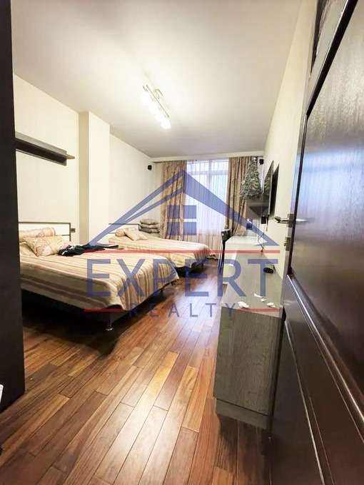 ԿԵՆՏՐՈՆ, ՄԱՇՏՈՑԻ ՊՈՂՈՏԱ, 3 ՍԵՆՅԱԿ