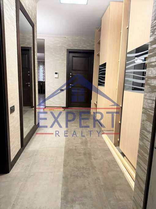 ԿԵՆՏՐՈՆ, ՄԱՇՏՈՑԻ ՊՈՂՈՏԱ, 3 ՍԵՆՅԱԿ