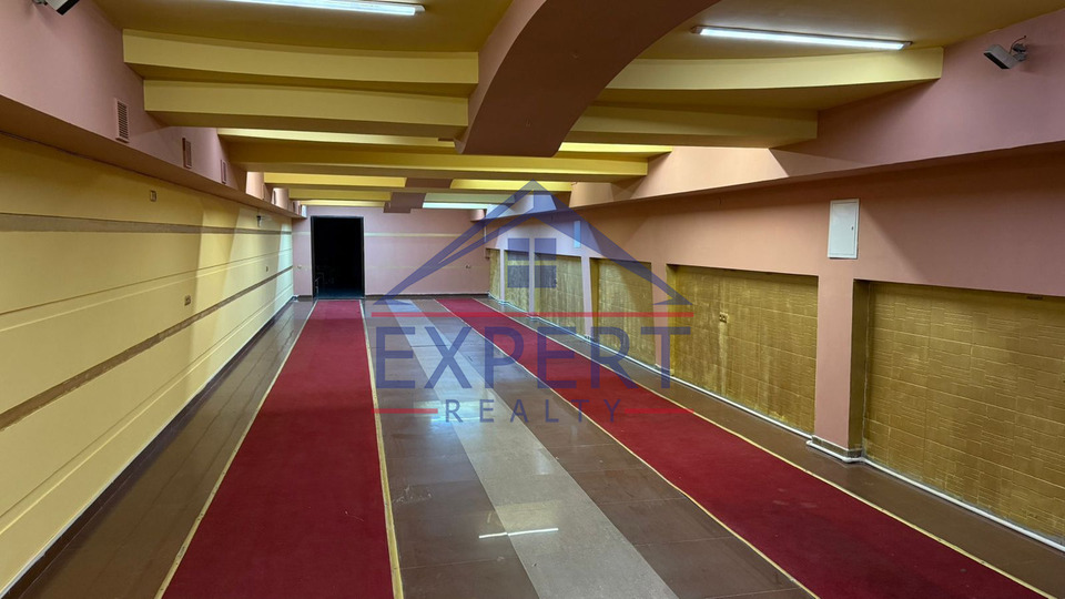 ԿԵՆՏՐՈՆ, ԵՐՎԱՆԴ ՔՈՉԱՐԻ ՓՈՂՈՑ, 250 ՔՄ