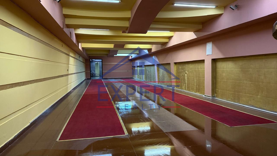 ԿԵՆՏՐՈՆ, ԵՐՎԱՆԴ ՔՈՉԱՐԻ ՓՈՂՈՑ, 250 ՔՄ