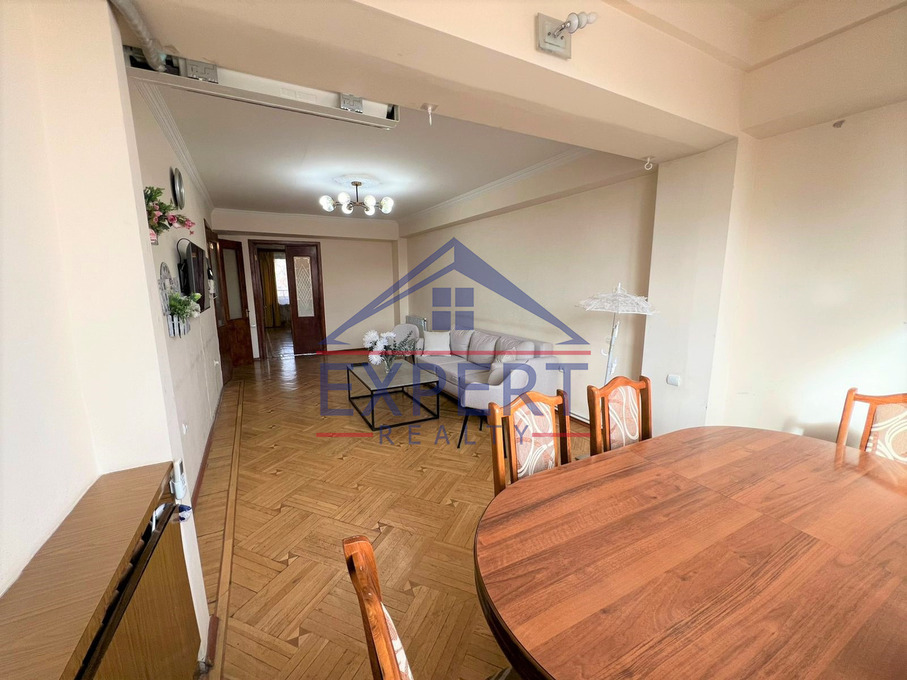 ԿԵՆՏՐՈՆ, ՄԱՇՏՈՑԻ ՊՈՂՈՏԱ, 3 ՍԵՆՅԱԿ