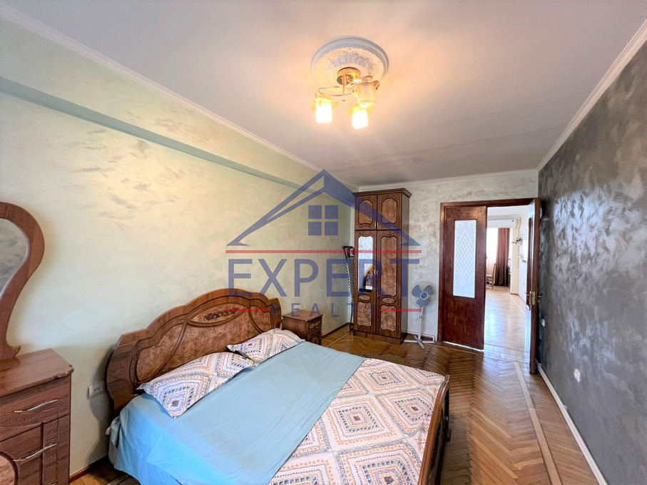 ԿԵՆՏՐՈՆ, ՄԱՇՏՈՑԻ ՊՈՂՈՏԱ, 3 ՍԵՆՅԱԿ