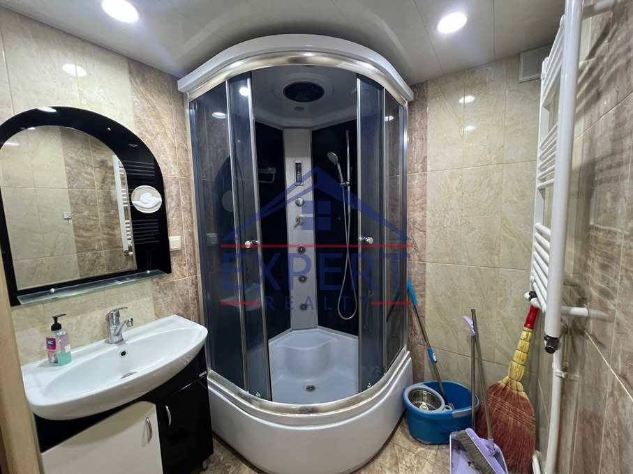 ԿԵՆՏՐՈՆ, ՄԱՇՏՈՑԻ ՊՈՂՈՏԱ, 3 ՍԵՆՅԱԿ