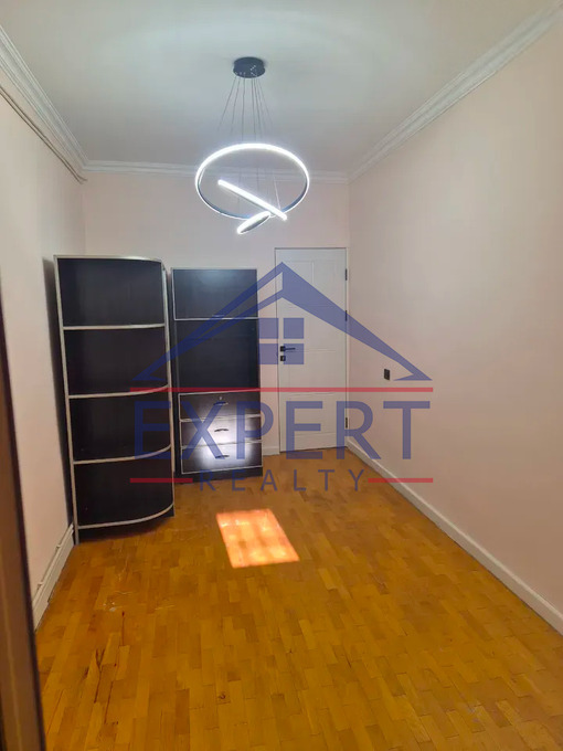 ԱՐԱԲԿԻՐ, ՎԻԿՏՈՐ ՀԱՄԲԱՐՁՈՒՄՅԱՆ, 3 ՍԵՆՅԱԿ